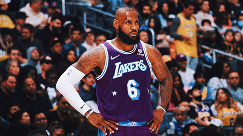 LEBRON JAMES Trending Image: LeBron James upgraded to available, will come off bench for Lakers vs. Bulls